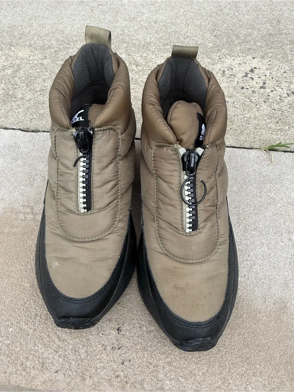 Sorel Olive Green and Black Quilted Slip-On Winter Sneakers with Pink Accent